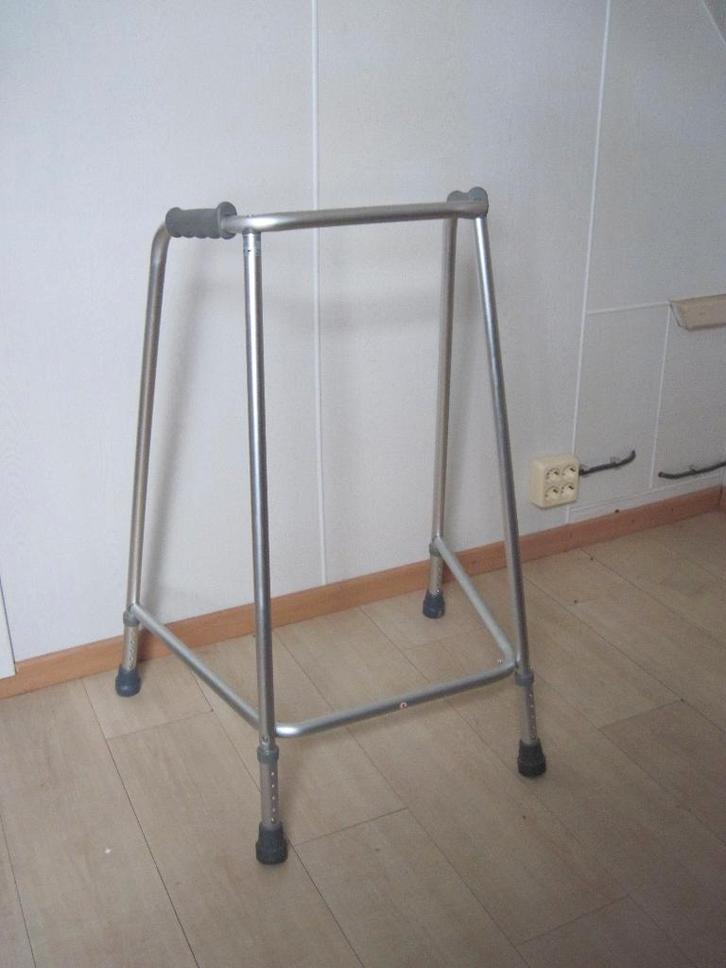 lichtgewicht looprek, Diversen, Looprekken, Zo goed als nieuw, In hoogte verstelbaar, Lichtgewicht, Ophalen