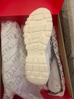 Witte sneakers maat 41 – nieuw / nauwelijks gedragen, Kleding | Dames, Ophalen, Wit, Zo goed als nieuw, Sneakers