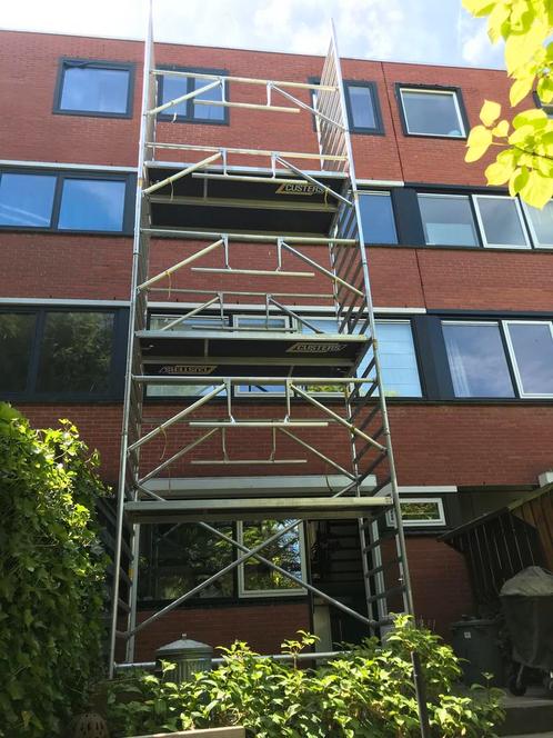 Custers rolsteiger 10,5 werkhoogte met valbeveiliging!!!, Doe-het-zelf en Bouw, Steigers, Gebruikt, Rolsteiger of Kamersteiger