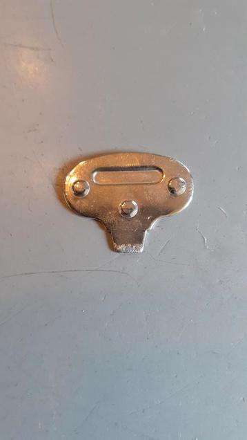 Tourne vis plaque aiguille machine brodeuse surjeteuse, Enlèvement ou Envoi, Utilisé