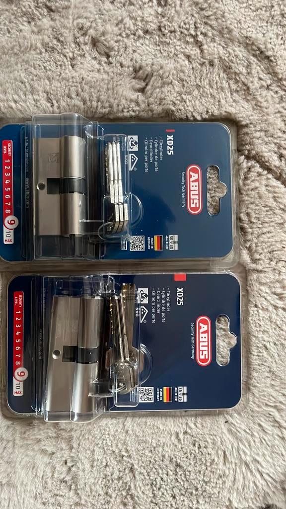 ABUS 2piece=75€, Bricolage & Construction, Serrurerie de bâtiment & Dispositif de fermeture, Neuf, Clé, Chrome, Enlèvement ou Envoi