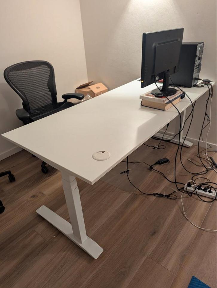 Fully Jarvis bureau debout, Huis en Inrichting, Bureaus, Zo goed als nieuw, Bureau, Ophalen