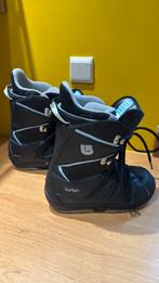 boots de snowboard Burton Moto noires 39, Sport en Fitness, Snowboarden, Ophalen of Verzenden, Zo goed als nieuw