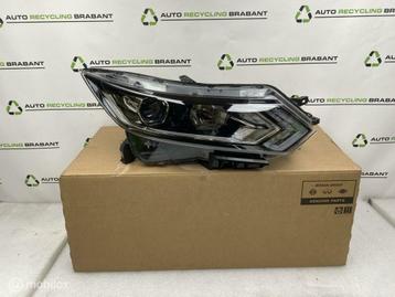Koplamp Rechts Nissan Qashqai J11 NIEUW ORIG 26010-HV00B beschikbaar voor biedingen
