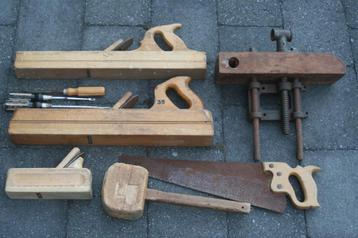 houtbewerking: bankschroef spindel + 3 schaven + 4 tools beschikbaar voor biedingen
