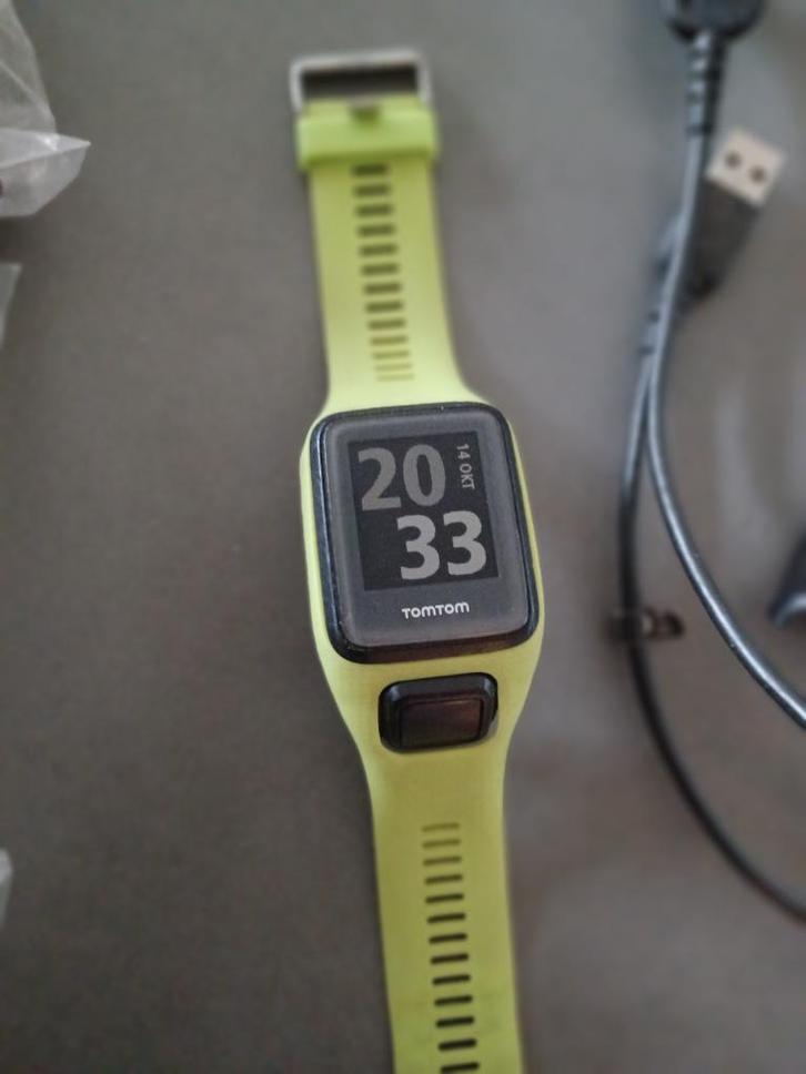 uurwerk stappenteller... Tomtom 123, Handtassen en Accessoires, Horloges | Heren, Zo goed als nieuw, Polshorloge, Overige merken