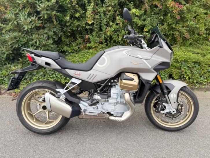 Moto Guzzi V100 Mandello - 2025 - Demo voertuig, Motoren, Motoren | Moto Guzzi, Bedrijf, Toermotor, meer dan 35 kW, 2 cilinders
