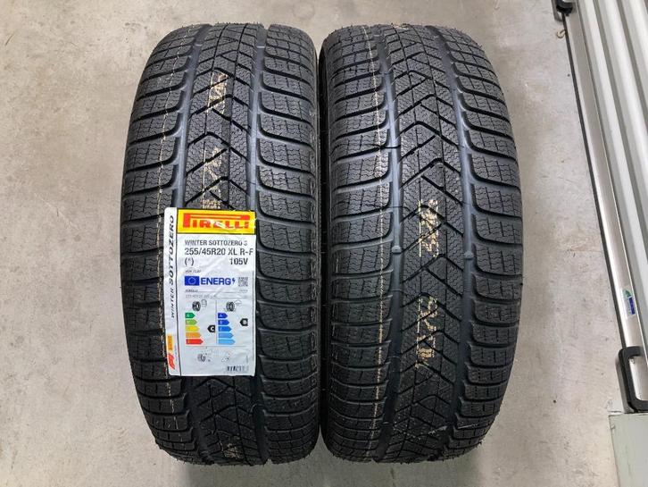 2 NIEUWE winterbanden 255/45-20 105V Pirelli RUN FLAT, Auto diversen, Overige Auto diversen, Ophalen