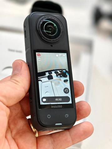 Insta360 X5 - 2 batterijen, 512 GB microSD, 3 m stick.. Enz. beschikbaar voor biedingen