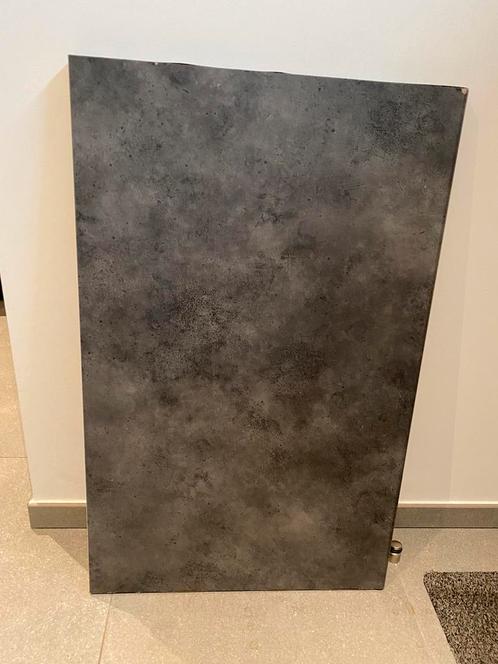 GRATIS keukenblad met 4 poten 108x60, Doe-het-zelf en Bouw, Platen en Panelen, Gebruikt, Ophalen