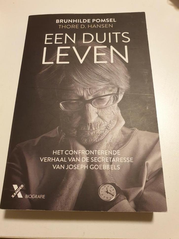 Thore D. Hansen - Een Duits leven.  Secretaresse GOEBBELS, Boeken, Oorlog en Militair, Zo goed als nieuw, Ophalen of Verzenden