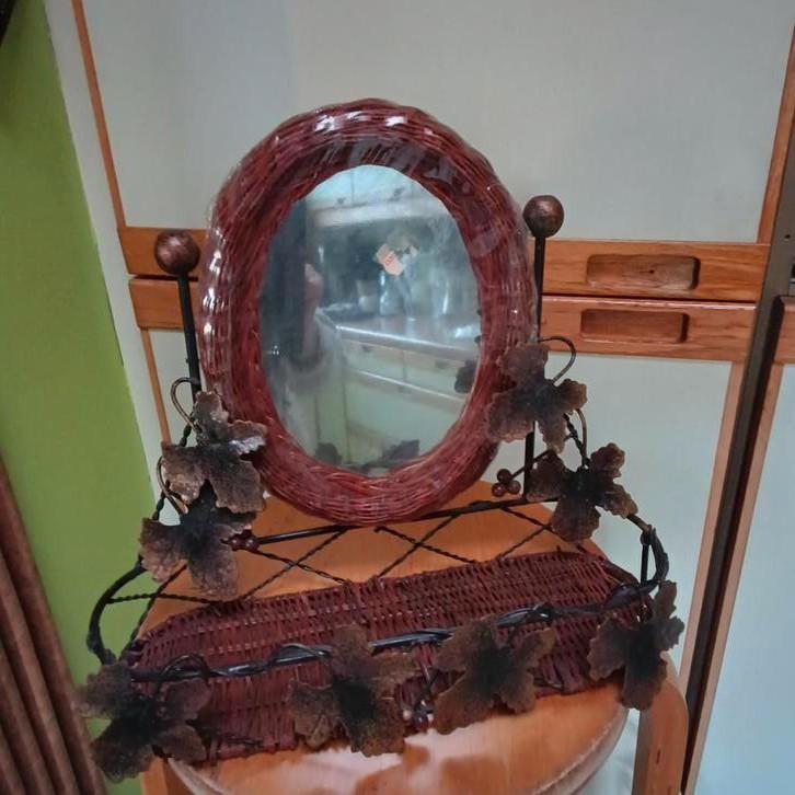 Romantisch spiegelrekje (Nieuw), Mortsel, Huis en Inrichting, Woonaccessoires | Wanddecoraties, Ophalen