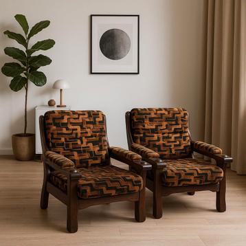 Twee vintage retro fauteuils – stijlvol statementstukken beschikbaar voor biedingen
