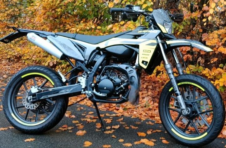 Sherco SM 50 (Mod.2025), Fietsen en Brommers, Brommers | Overige merken, Zo goed als nieuw, Klasse B (45 km/u), Ophalen of Verzenden