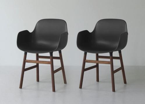 2x NIEUWE Normann Copenhagen Form armstoelen Black Walnut, Huis en Inrichting, Stoelen, Nieuw, Twee, Hout, Kunststof, Zwart, Ophalen of Verzenden