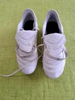 Voetbalschoenen Adidas maat 40, Sport en Fitness, Voetbal, Ophalen of Verzenden, Gebruikt, Schoenen