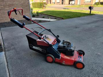 Machine à gazon avec moteur Briggs and Stratton, Tondeuses à gazon à essence, Enlèvement, Utilisé, SOLO
