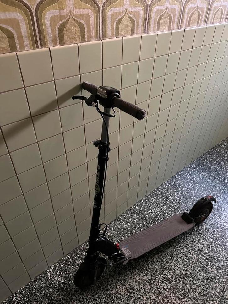 Vends trottinette haut de gamme, Fietsen en Brommers, Steps, Zo goed als nieuw, Ophalen