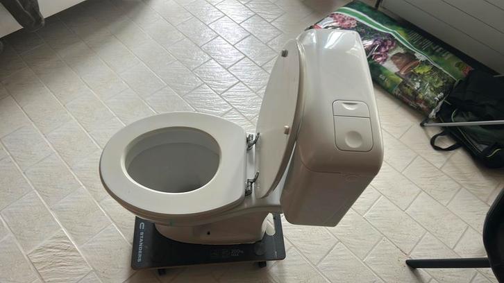 Toilette villeroy boch, Doe-het-zelf en Bouw, Sanitair, Gebruikt, Toilet, Ophalen