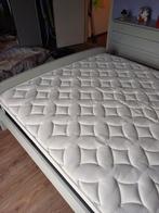 Bed en toebehoren., Huis en Inrichting, Slaapkamer | Matrassen en Bedbodems, Ophalen, Zo goed als nieuw, Matras, 160 cm
