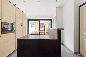 Te renoveren, charmante woning met 2 slaapkamers en tuintje beschikbaar voor biedingen