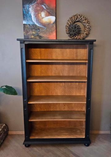 Brocante open kast/boekenkast beschikbaar voor biedingen