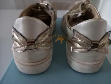 Maat 31 Eerste communie / lentefeest beschikbaar voor biedingen