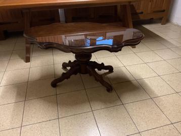 Mooie salontafel  beschikbaar voor biedingen