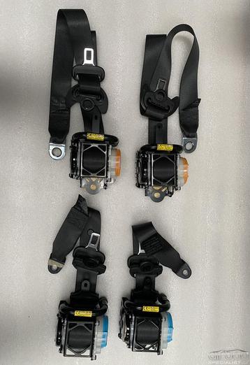 Toyota Yaris Yaris-Cross 2020+ gordel set voor achter73220K0 beschikbaar voor biedingen