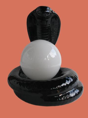 Opaline bol - lamp met cobra slang beschikbaar voor biedingen