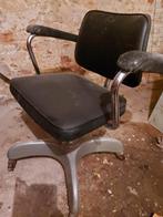 Vintage bureaustoel, Ophalen