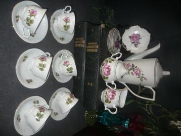 superbe service en porcelaine beschikbaar voor biedingen