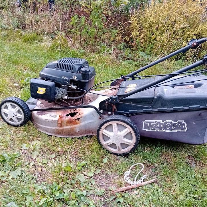 Taga grasmaaier. Honda motor, Tuin en Terras, Grasmaaiers, Gebruikt, Ophalen