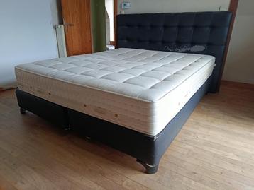 BOXSPRINGBED GOLD FYLDS  beschikbaar voor biedingen