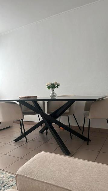 Table noir en MDF plaque les pieds en fer croise, Enlèvement, Comme neuf