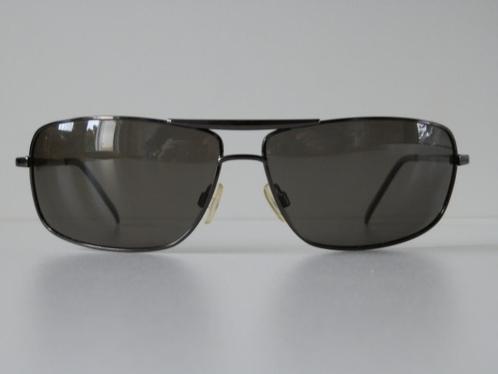 Polaroid zonnebril. P4911 A. Unisex., Handtassen en Accessoires, Zonnebrillen en Brillen | Heren, Zo goed als nieuw, Zonnebril