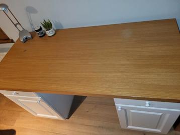 Bureau met fineereiken bovenblad en kastjes in witte lak, Ophalen, Zo goed als nieuw, Bureau