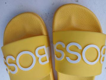 BOSS slippers met logo op bovenzijde. NP 45,00€ beschikbaar voor biedingen