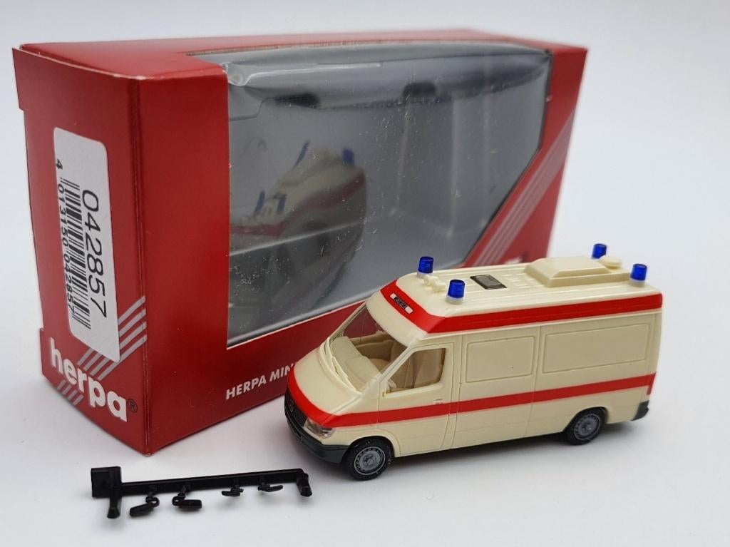 1:87 Herpa 042857 Mercedes Sprinter T1N ambulance KTW, Hobby en Vrije tijd, Modelauto's | 1:87, Nieuw, Overige typen, Herpa, Ophalen of Verzenden