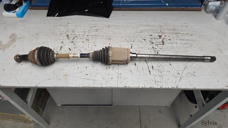 Aandrijfas rechts voorzijde BMW X5 / X6 E70 F15 E71 E72 F16, Auto-onderdelen, Transmissie en Toebehoren, Gebruikt, Ophalen of Verzenden