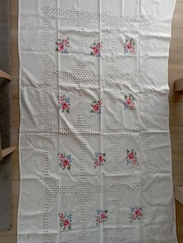 tafellaken 1,20 m x 2,30 m beschikbaar voor biedingen