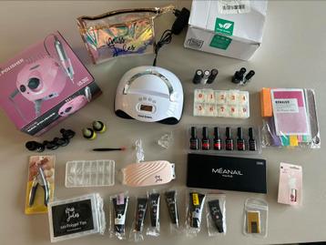 Complete Polygel & Nagelverzorging Set beschikbaar voor biedingen