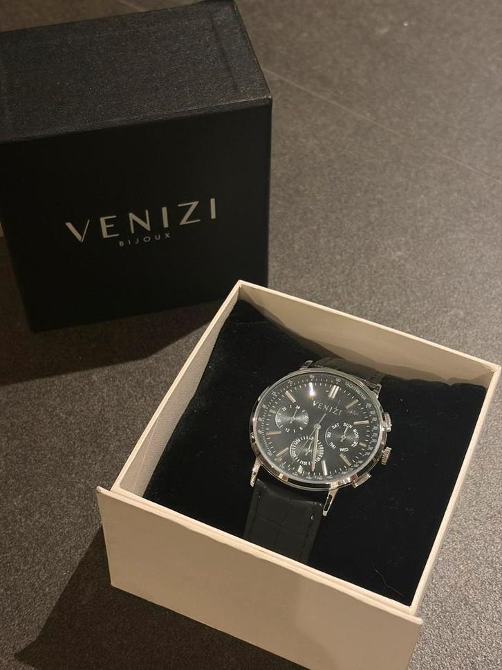 Montre Venizi homme, Bijoux, Sacs & Beauté, Montres | Hommes, Comme neuf, Montre-bracelet, Autres marques, Argent, Cuir, Enlèvement ou Envoi