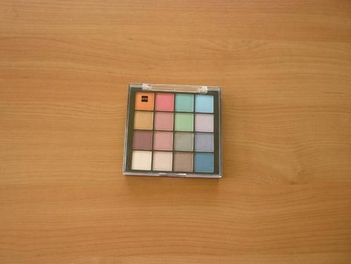 Hema Bright oogschaduw palette eyeshadow, Handtassen en Accessoires, Uiterlijk | Cosmetica en Make-up, Ophalen of Verzenden