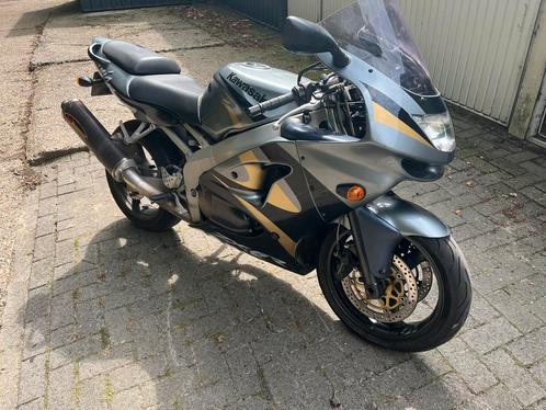 Kawasaki zx6r van 1999 met 73000 km met akrapovic demper, Motoren, Onderdelen | Kawasaki, Gebruikt, Ophalen of Verzenden