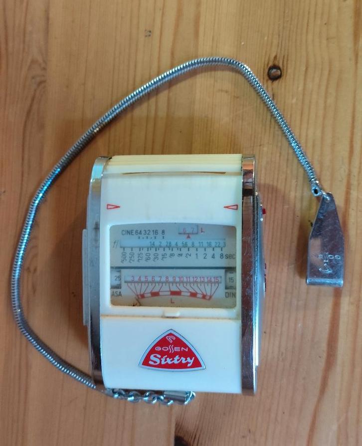 Sixtry Camera – 1959 – Originele handleiding & verpakking, Verzamelen, Foto-apparatuur en Filmapparatuur, Filmcamera, 1940 tot 1960