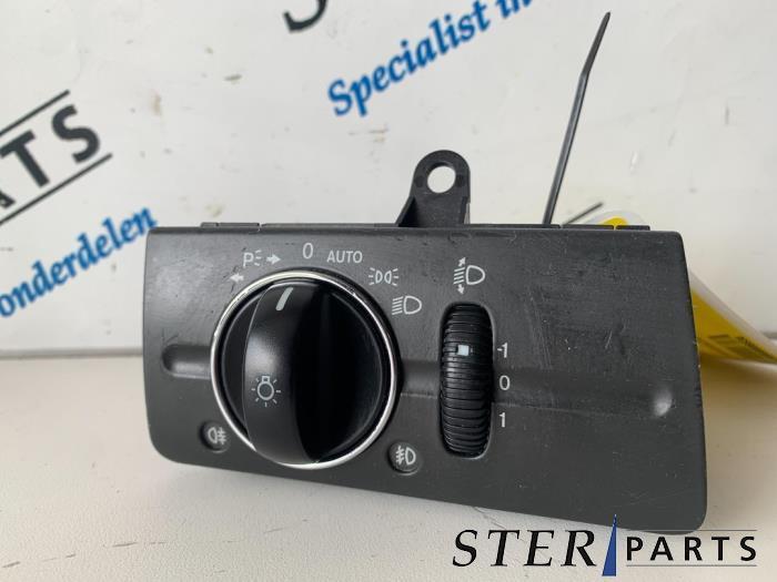 Licht Schakelaar van een Mercedes E-Klasse, Auto-onderdelen, Dashboard en Schakelaars, Mercedes-Benz, Gebruikt, 3 maanden garantie