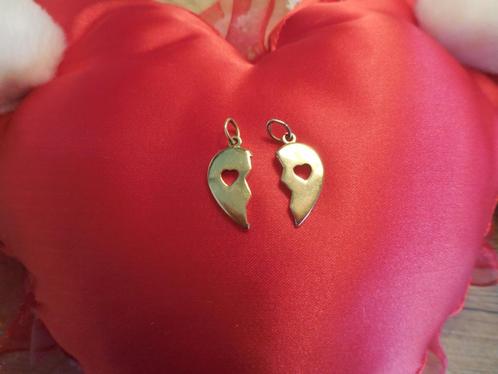 2 gouden kettinghangertje (s) - gebroken hart, Handtassen en Accessoires, Kettinghangers, Goud, Goud, Hart, Ophalen of Verzenden