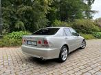 Lexus is 200 benzine Automaat, Auto's, Lexus, Automaat, 4 deurs, Stof, 1995 cc