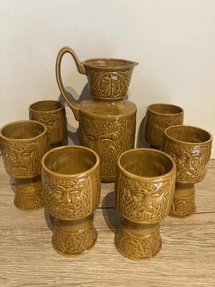 Prachtige vintage wijnset van barbotine aardewerk, Antiek en Kunst, Antiek | Keramiek en Aardewerk, Ophalen of Verzenden